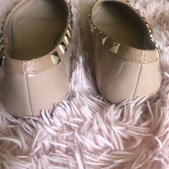 Beige flats with studs in good condition - Picture 5 of 7